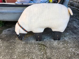 Decorative Sheep Stool Footrest