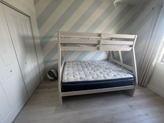 Beautiful Whitewash Twin-Over-Full Bunk Bed – Excellent Condition!