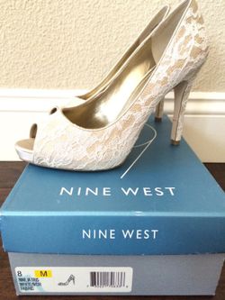 Nine West Liatris white/ivory wedding pumps size 8