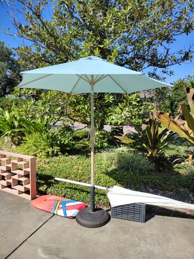 2 Umbrellas incl. 1 holder 