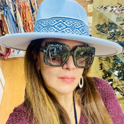 Stylish Sunglasses/Shades 🎄