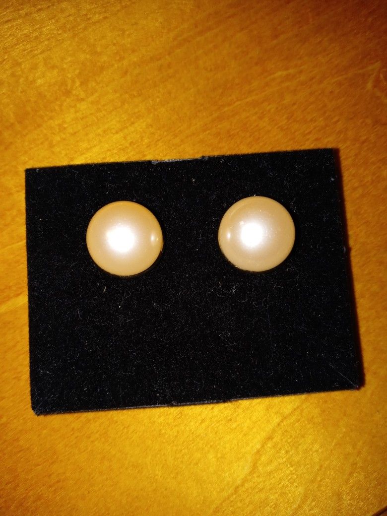 Avon Classic Baroque Pearlesque Earrings