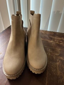 Dolce Vita Womens Rielle Wedge Bootie Size 7