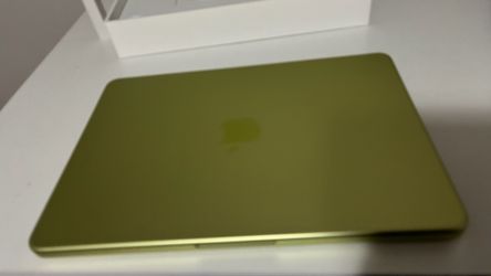 MacBook Neo Yellow 512gb