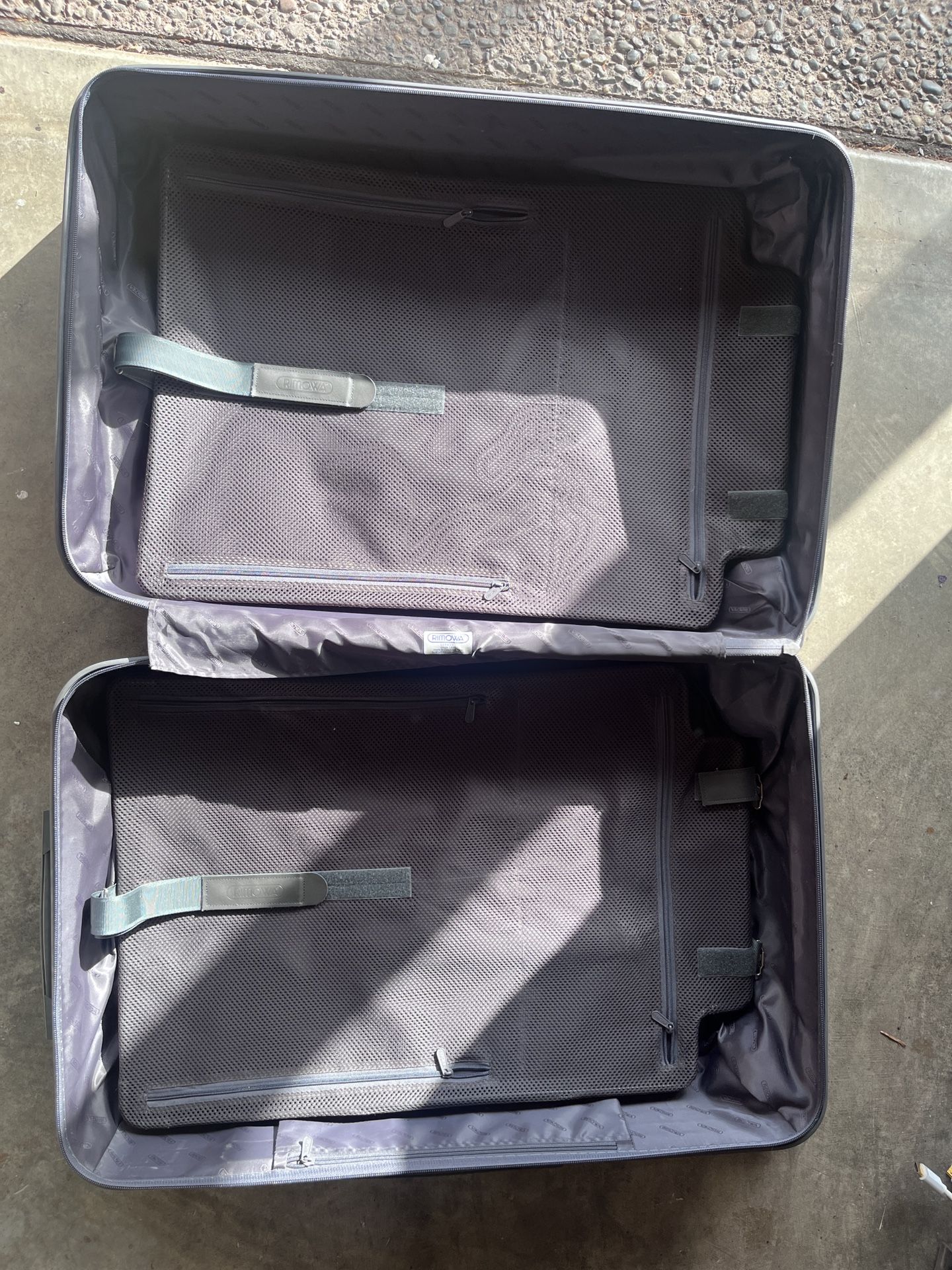 Rimowa Essential Lite Check-in L