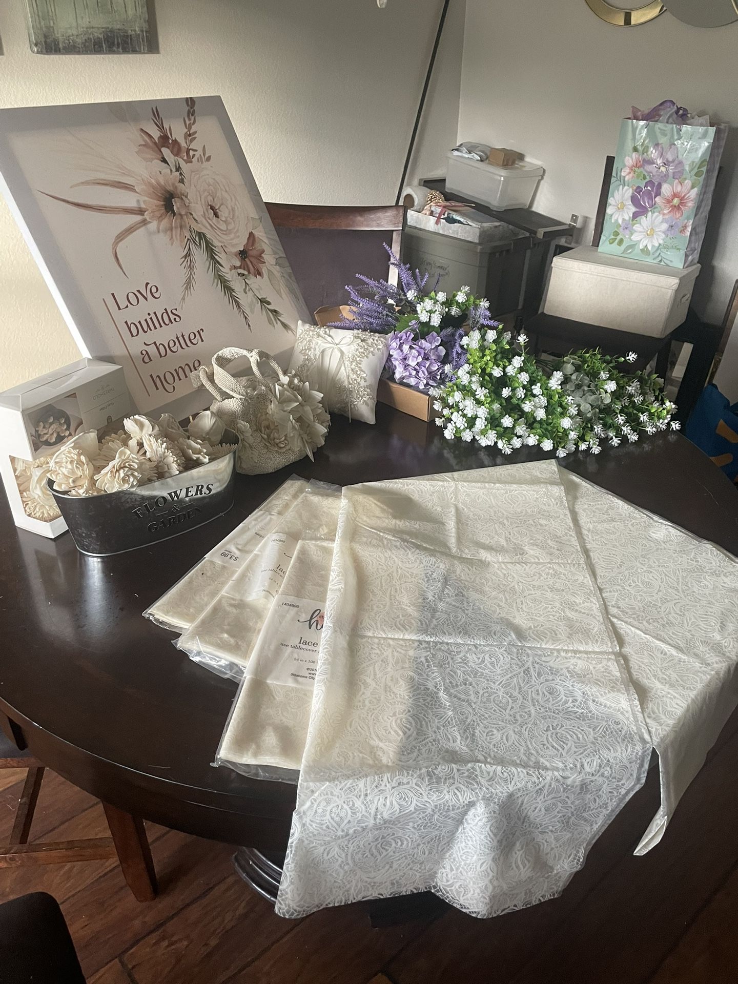 Wedding Decor And Accessories