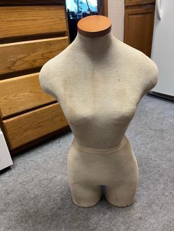 Female Torso Dress Form Mannequin