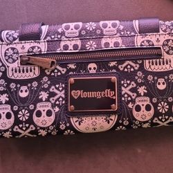 Lounge fly Clutch Bag