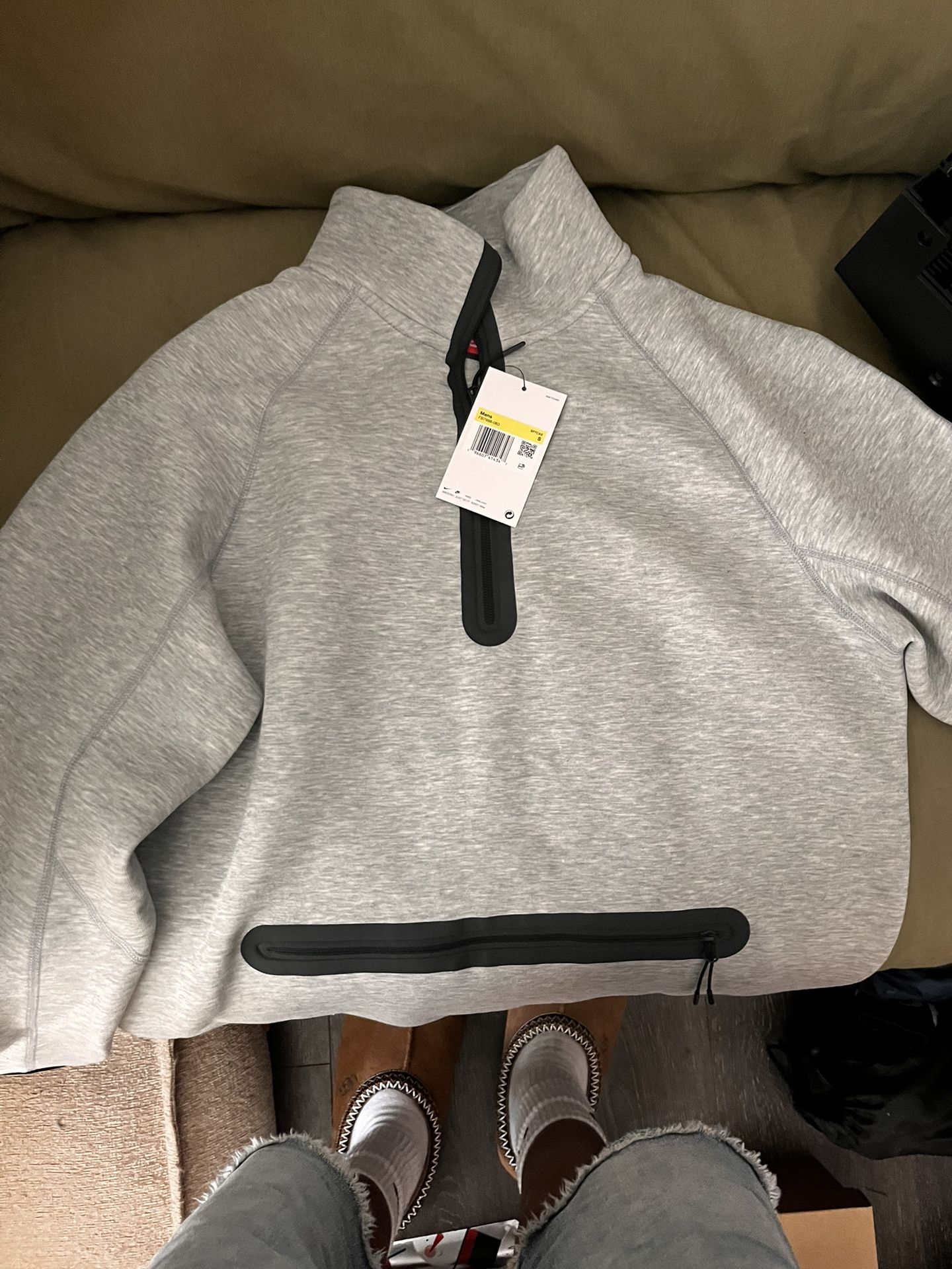 Nike Tech Sportswear Size S