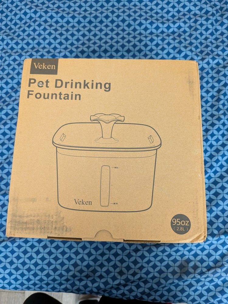 Veken 95oz/2.8L Pet Fountain, Automatic Cat Water Fountain Dog Water Dispenser with Replacement Filters for Cats, Dogs, Multiple Pets (Grey, Plastic)