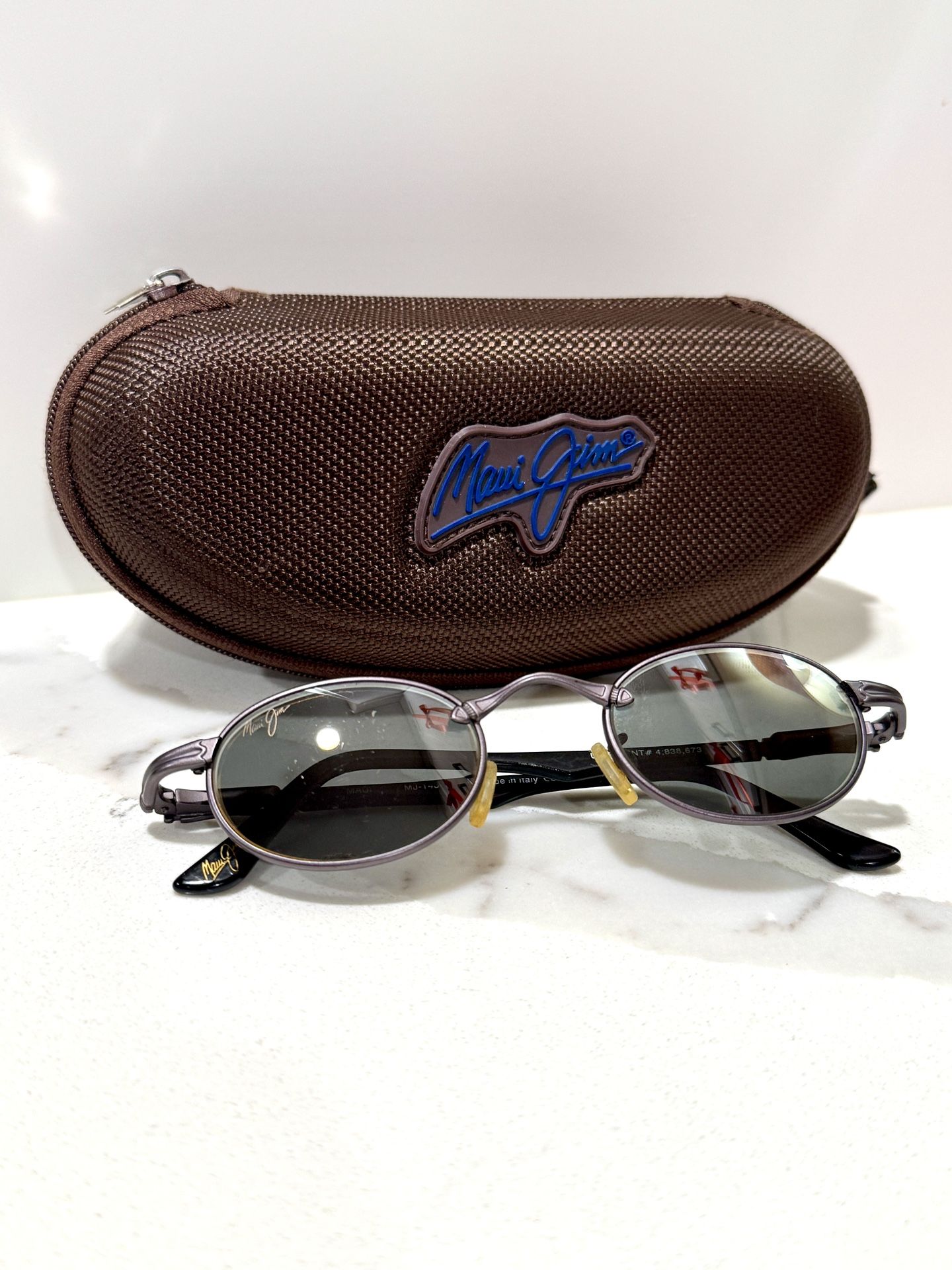 Maui Jim MJ-143-14 Oval Sunglasses Black/Gray Polarized – Made in Italy w/ Case