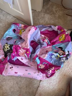 Free Minnnie mouse blow up house