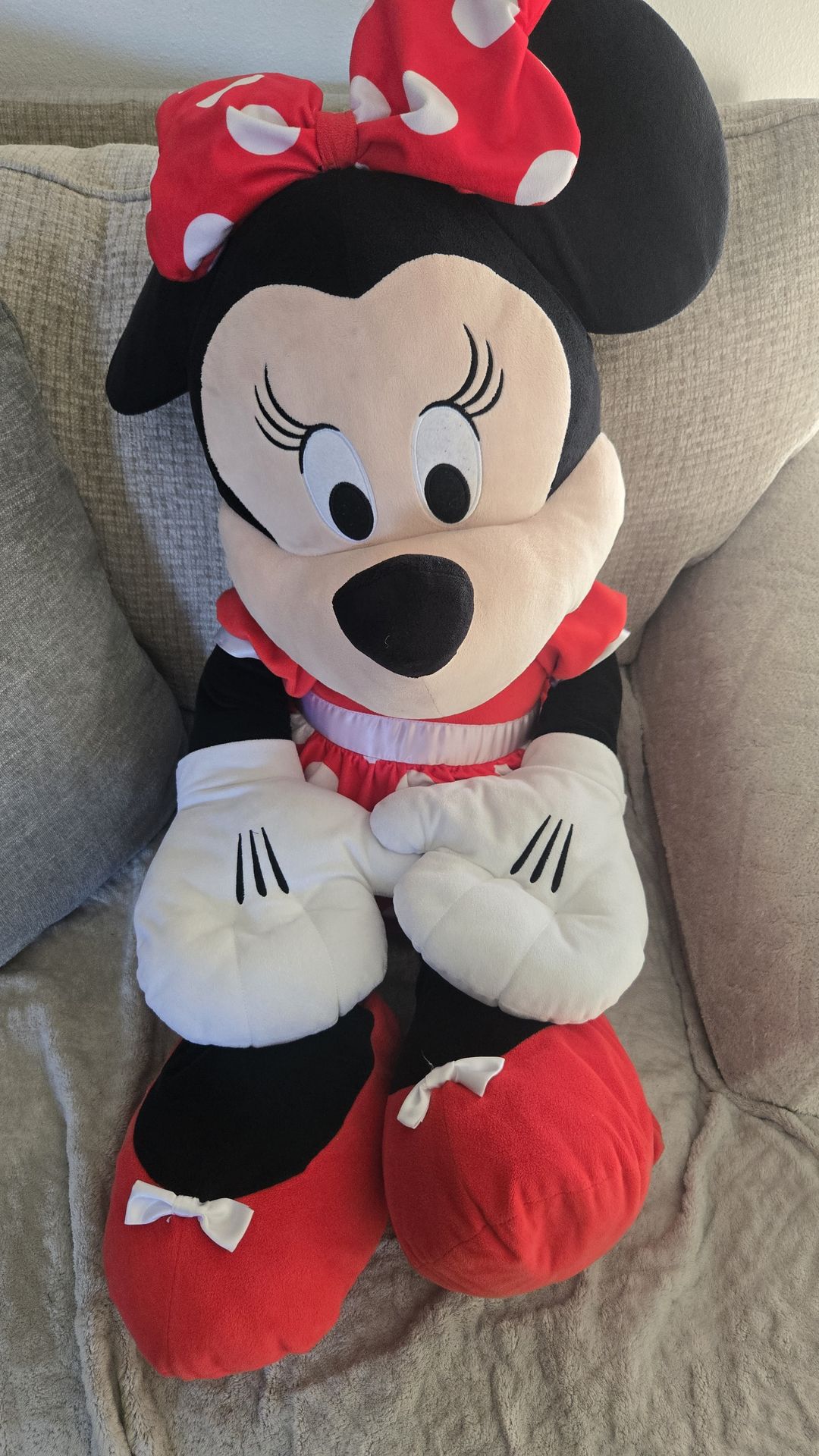Large Minney Mouse plush