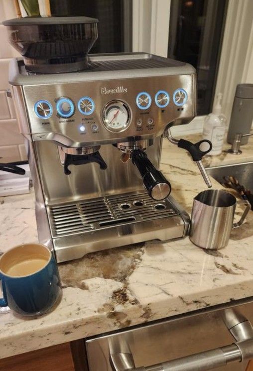 Breville BES870XL the Barista Express Espresso Machine for Sale in
