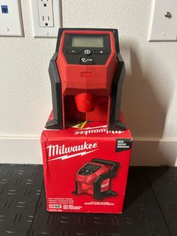 Milwaukee M12 12-Volt Lithium-lon Cordless Electric Portable Inflator (Tool-Only)