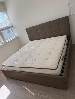King  Upholstered Bed Frame with Avocado Mattress