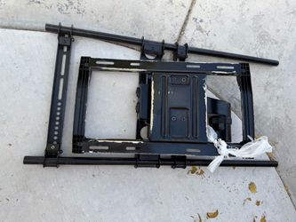 Heavy duty TV Wall Mount. Adjustable.