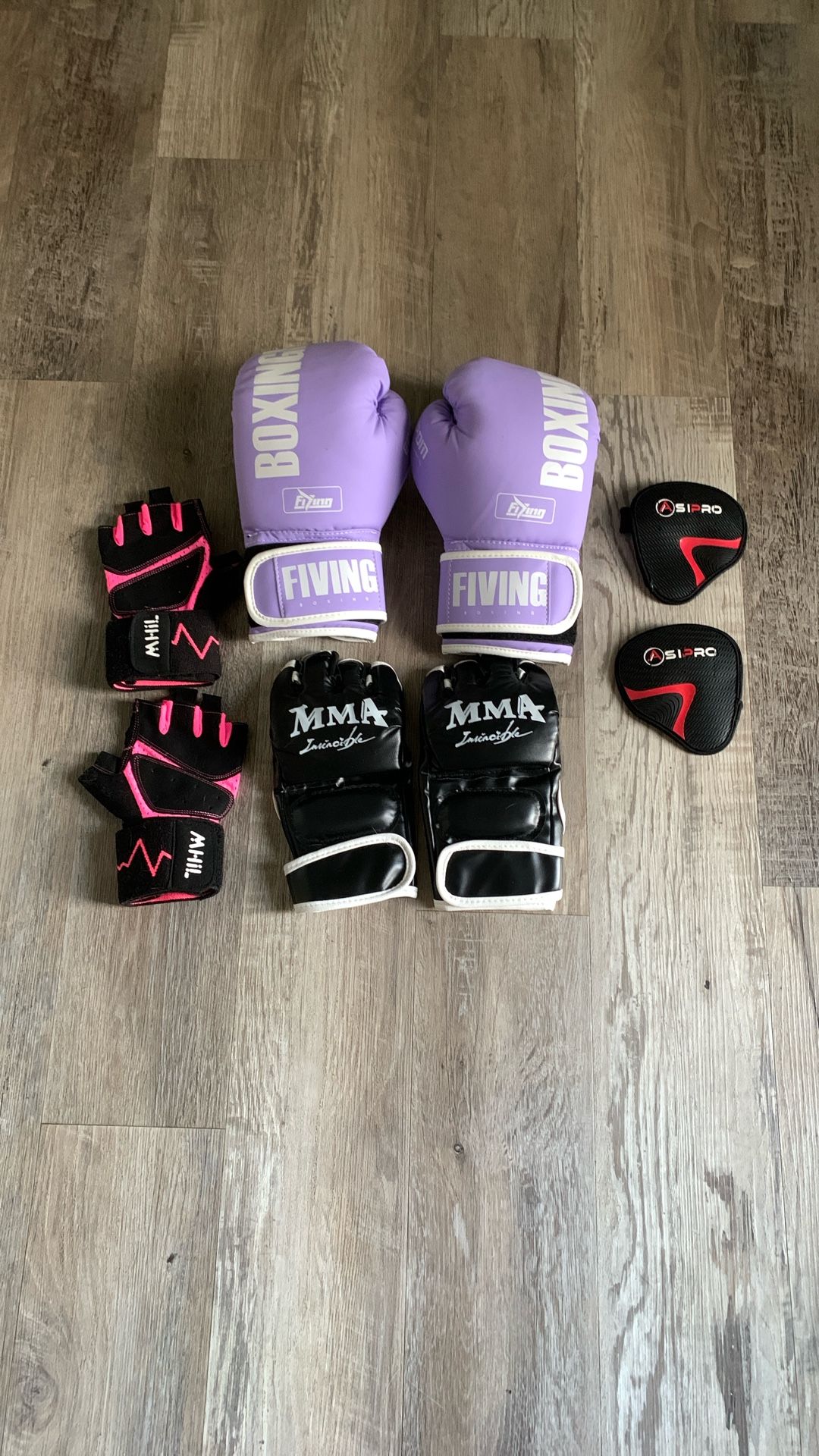 Women’s sparring gloves