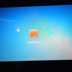 Dell Inspiron N7010 Laptop Intel Core i3 2.40GHz 2GB RAM 320GB HDD 17" Windows 7.