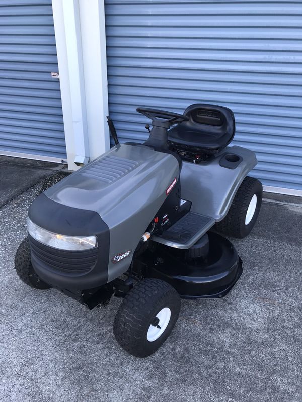 GARAGE KEPT CRAFTSMAN LT2000 TRACTOR 42 INCH RIDING LAWN MOWER for Sale