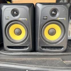Studio Speakers 