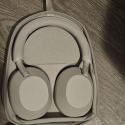 Sony WH-1000XM5 Wireless Industry Leading Noise Canceling Headphones | Silver
