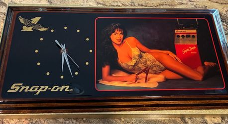 Snap on clock