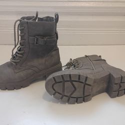 Boots 5 ½