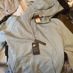 Large Nike Jacket - New it’s tags