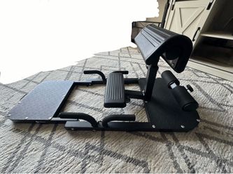 Hip thrusting machine- lifepro gluteblast