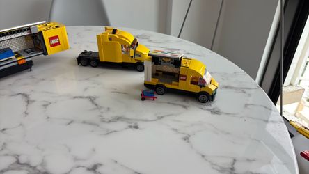 Lego city yellow delivery truck