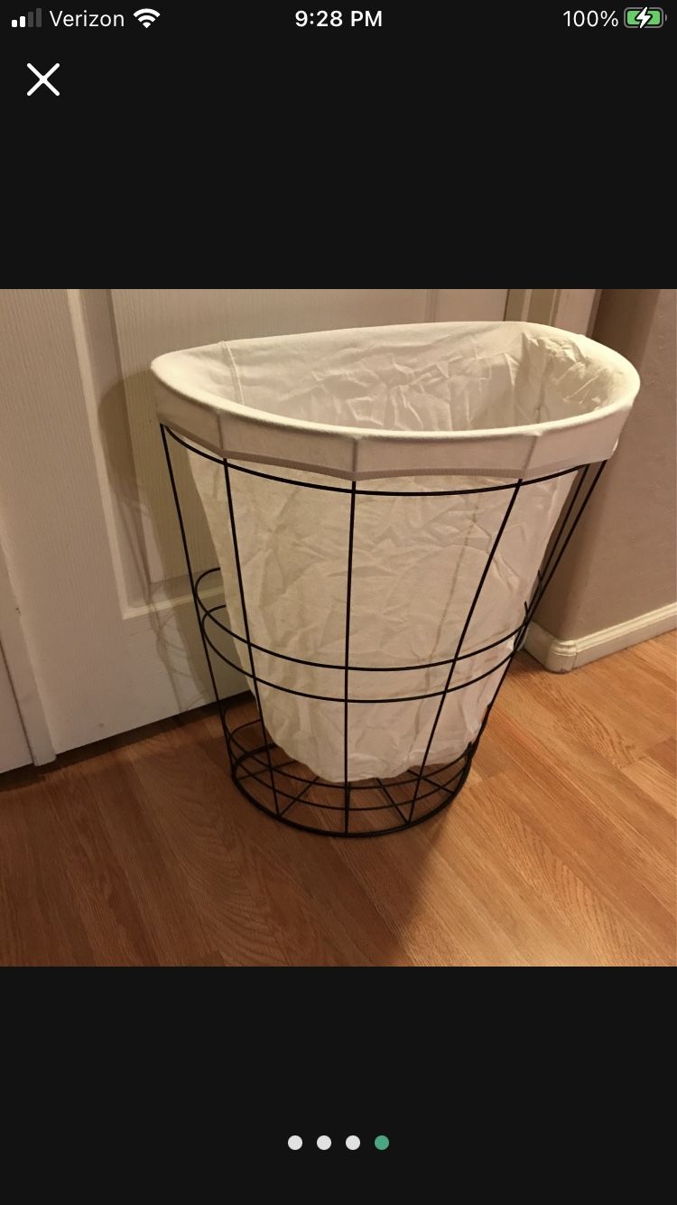 Half Circle Metal Wire Hamper