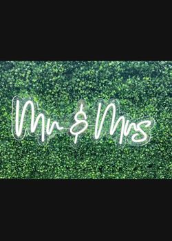 Mr and Mrs wedding neon sign