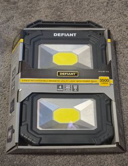 Defiant Rechargeable Work Light 3500 Lumens 2-Pack