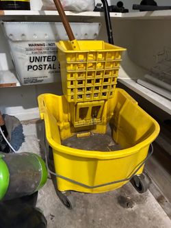 Uline mop bucket