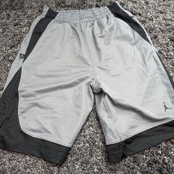 Jordan Shorts Size L