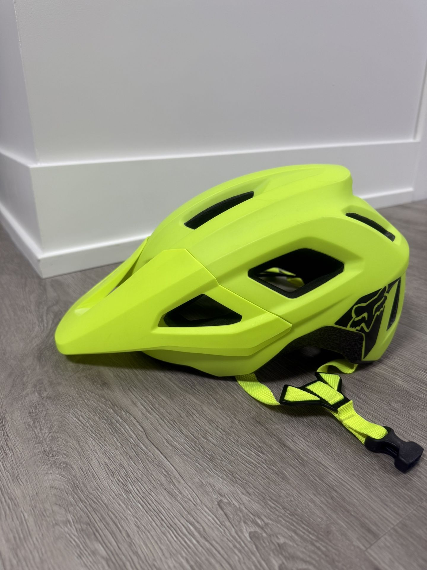 2021 FOX bicycle helmet- Size M
