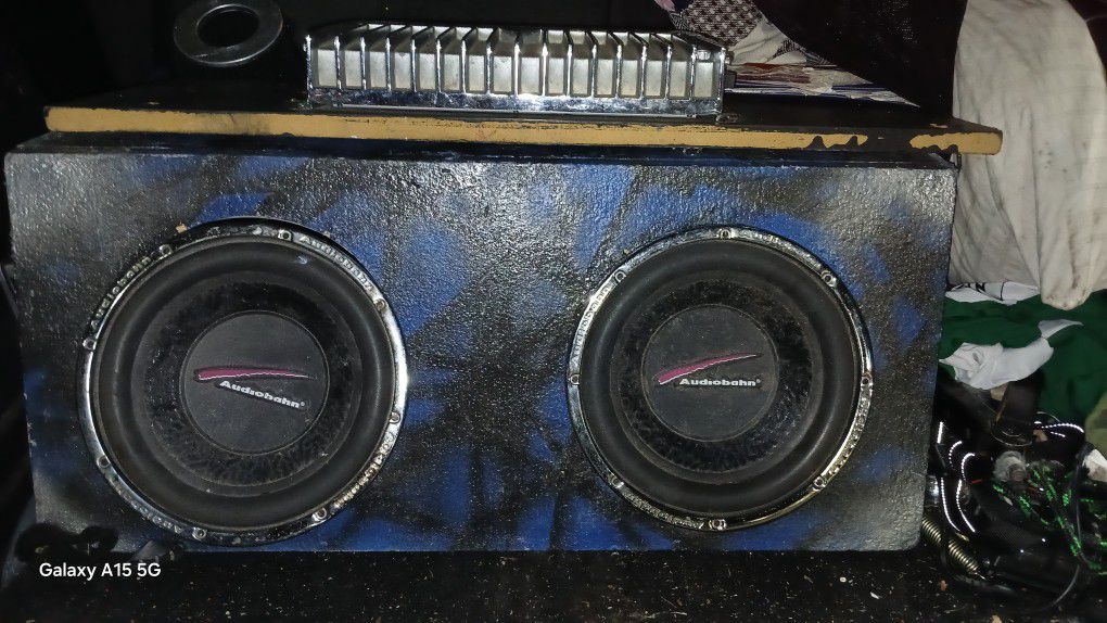 12inch Subs In A Sealed Box