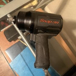 Snap On 1/2 Inch Air Impact Model PT850 $450 OBO