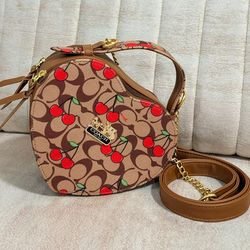 Heart shoulder bag