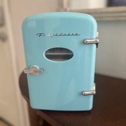 desk top mini fridge 