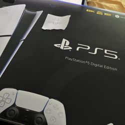 PS5 Slim (BRAND NEW)