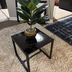 Small Table Black Glass 