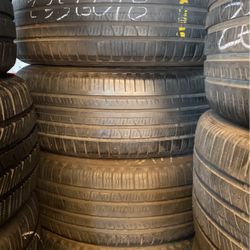 235/60R18 Marca Pirelli Usadas En Perfectas Condiciónes De Vida
