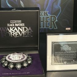 Marvel Studios Black Panther Wakanda Forever Kimoyo Beads Collectors Box Set