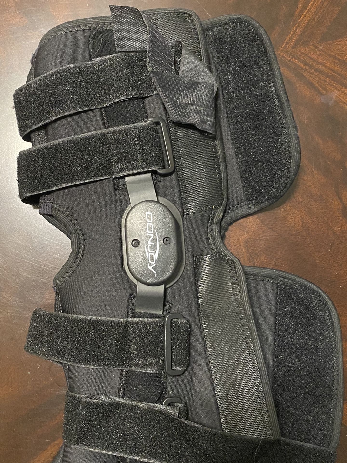 Donjoy Knee Brace 