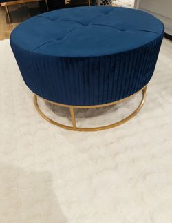 Loveseat And Decor Coffee Table