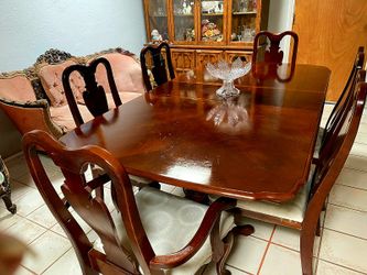 Dinning Table & Chairs $200///China Cabinet $200