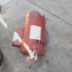 Motor Buenas Condition $70 Para Compressor O Para Cerrucho De Meza Para Cualquier Cosas Que Yeve Banda