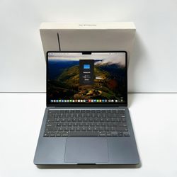 Apple MacBook Air 13.6" (256GB SSD, M2, 8GB) Laptop